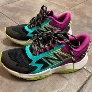 Girls New balance tennis shoe size 2.5